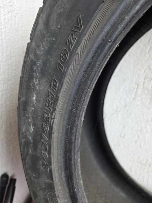 Продавам гуми 245/45/19