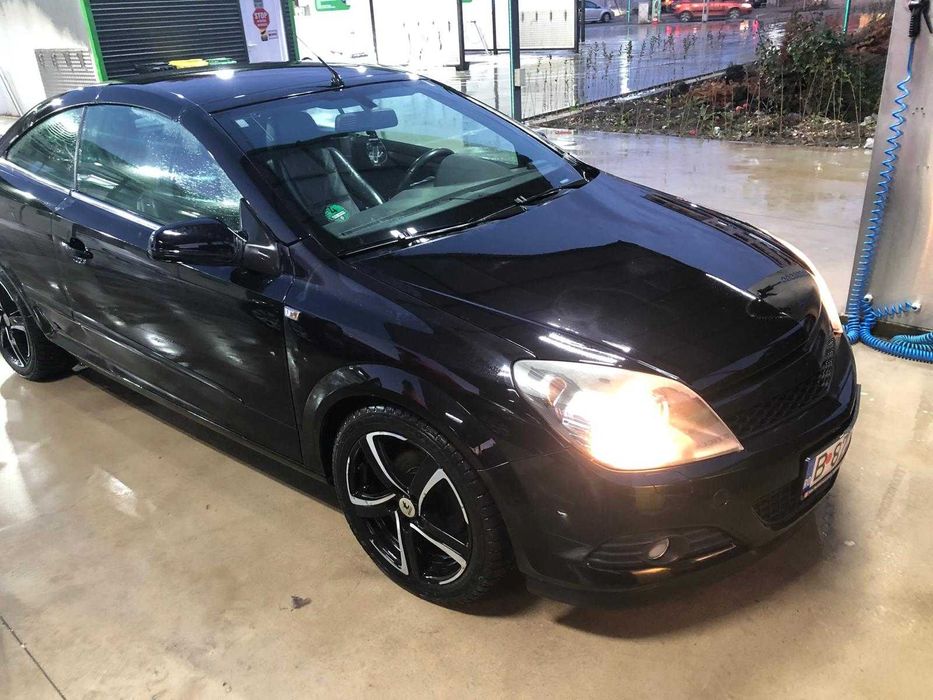 Vînd Opel Astra H