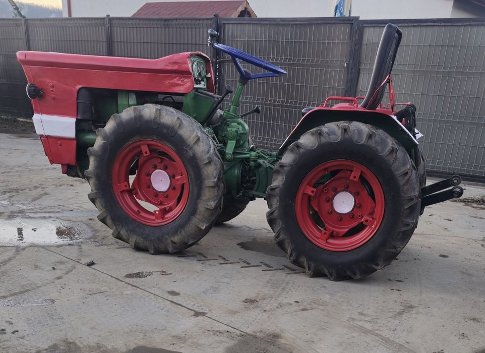 Vând tractoraș articulat 4x4 Goldoni 32cp cu freză și plug