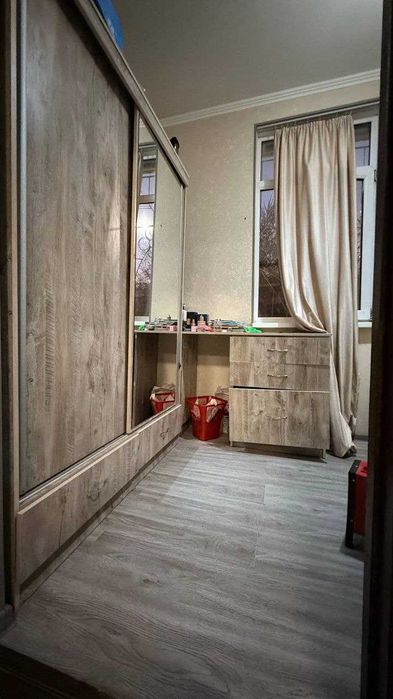 Сергели 4 3/1/5 не торец, балкон 2х6,без ремонта