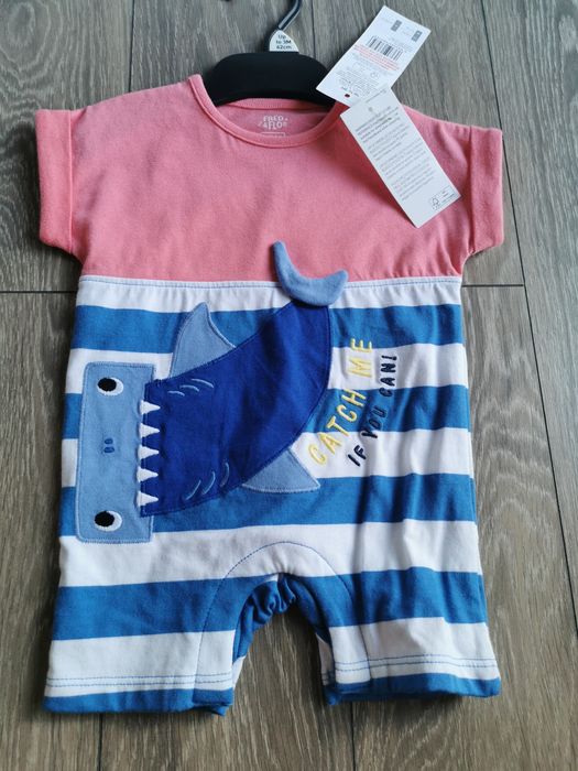De vânzare costumas bebe fetita