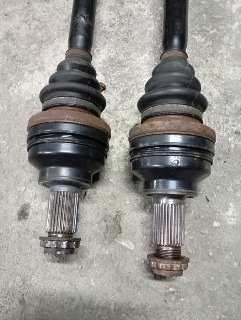 Задни полуоски BMW E39 520i Touring