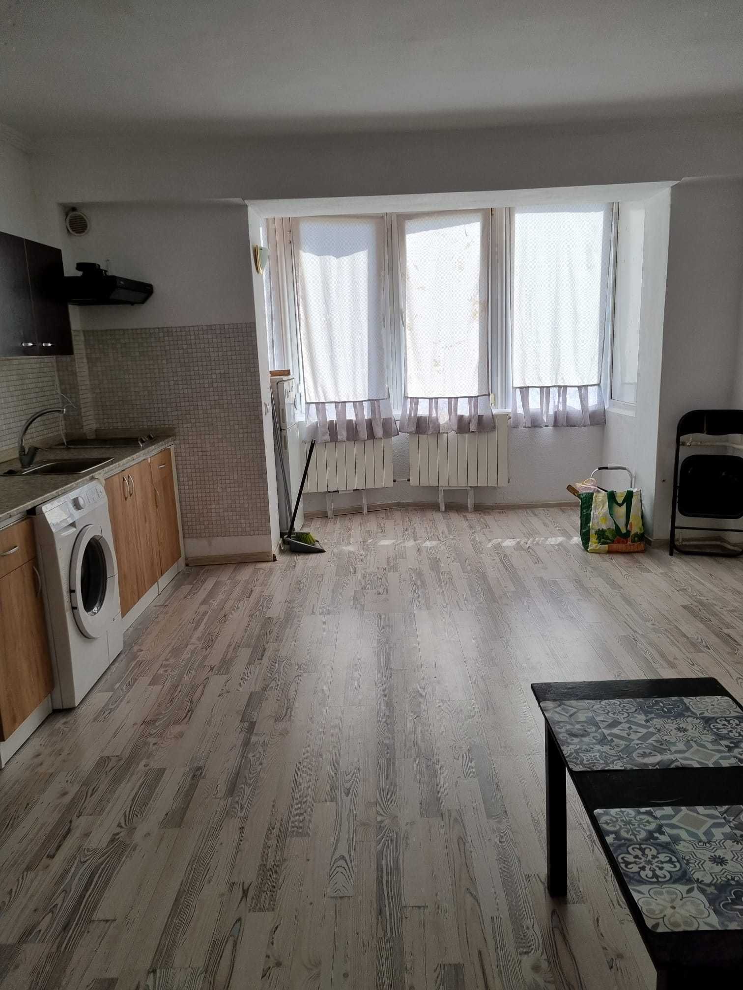 Închiriez apartament zona Banu Mărăcine