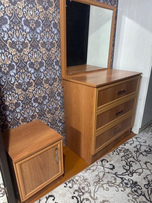 Продам кровать, камод, 2 тумбы