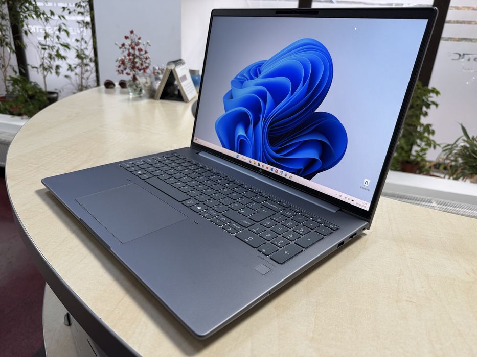 Workstation HP ZBook Power 16 G11 Ryzen 7 8845HS / RTX2000 8GB / 32GB