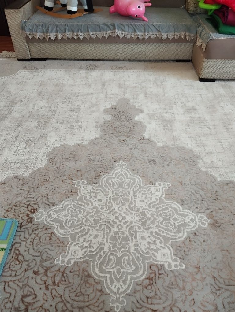 Продам ковер срочно