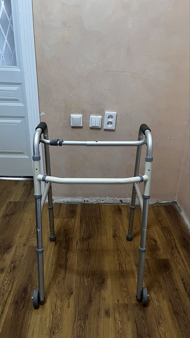 ходунок для инвалидов