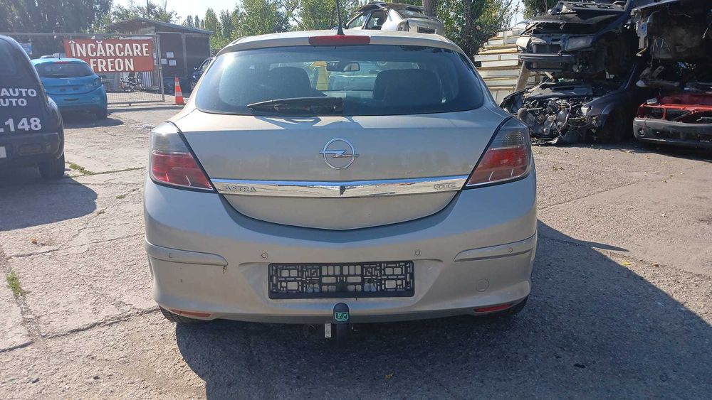 Dezmembrez Opel Astra H GTC 1.9 Diesel Din 2007 - Z19DT