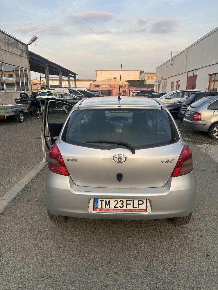 Vand Toyota Yaris Automata