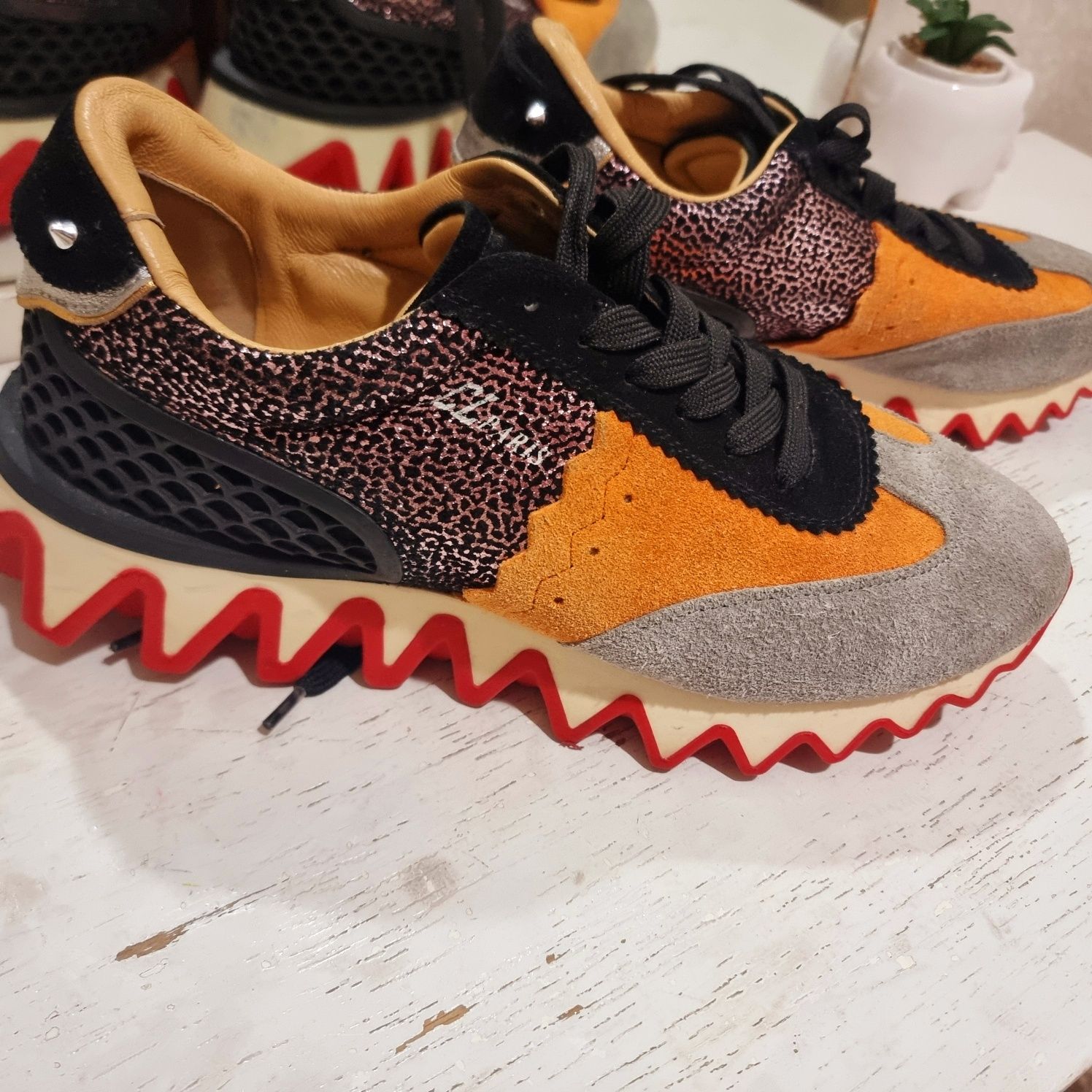 Мъжки обувки christian louboutin Неразличими от нови Не са реплика 100