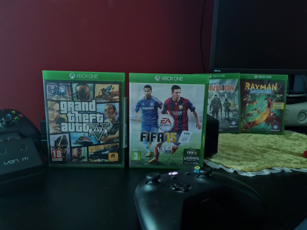Xbox One 360gb .