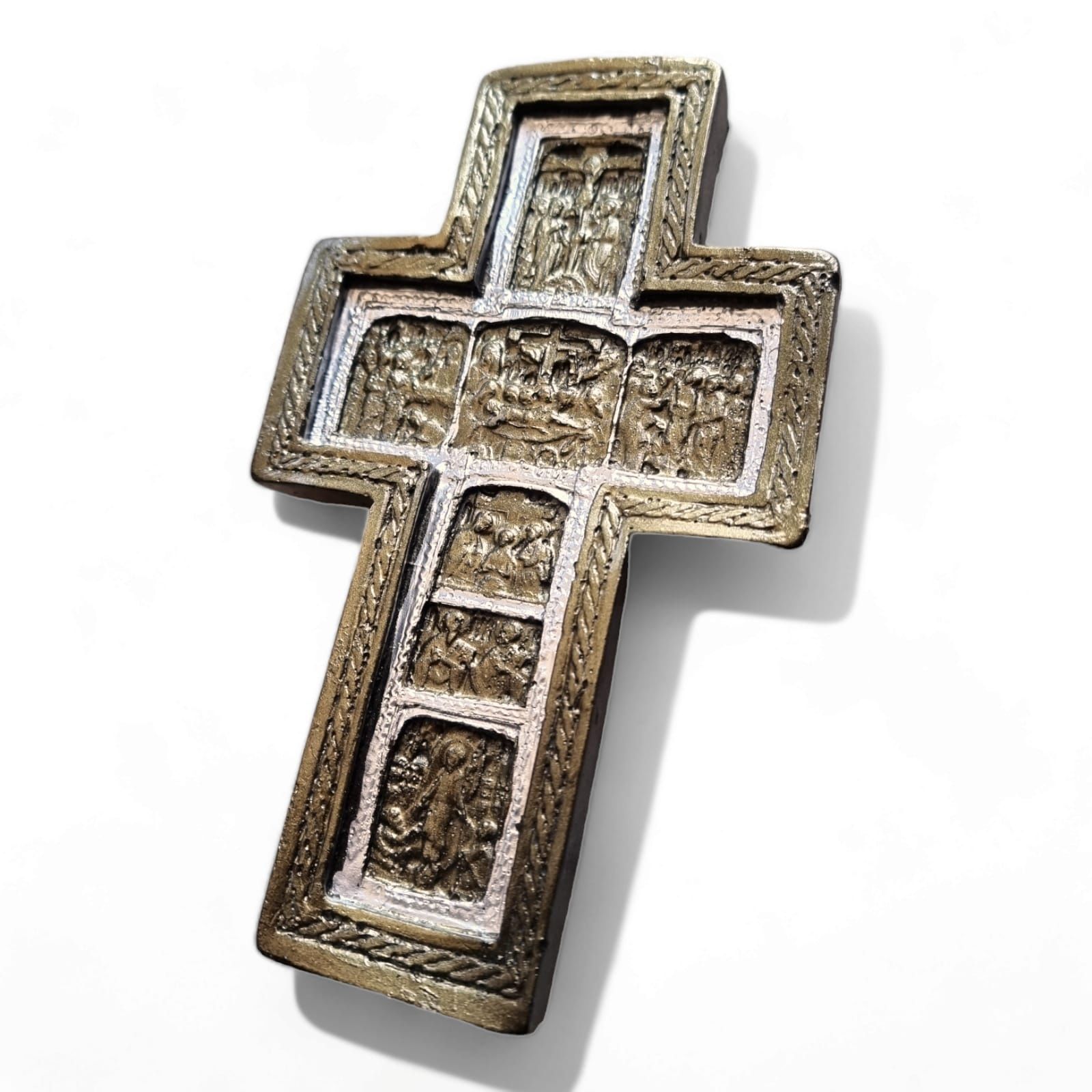 Cruce din ceramică