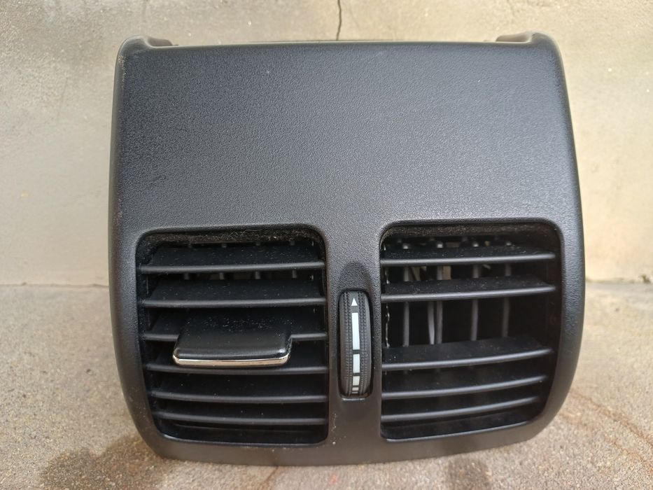 Уплътнение шофьорска врата за w 207 и решетка за парно подлакътник