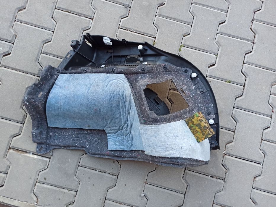 Тойота Аурис хечбек -кора за багажник