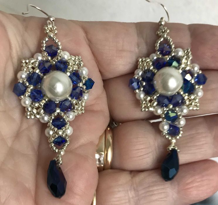 Set colier si cercei handmade cu perle de cultura-model desebit