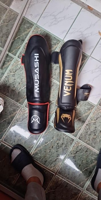 Vând tibiere mărimea xl