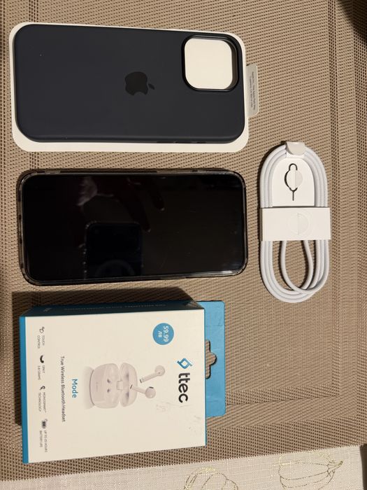 Продавам iPhone 15 Pro Max 256 Black Titanium