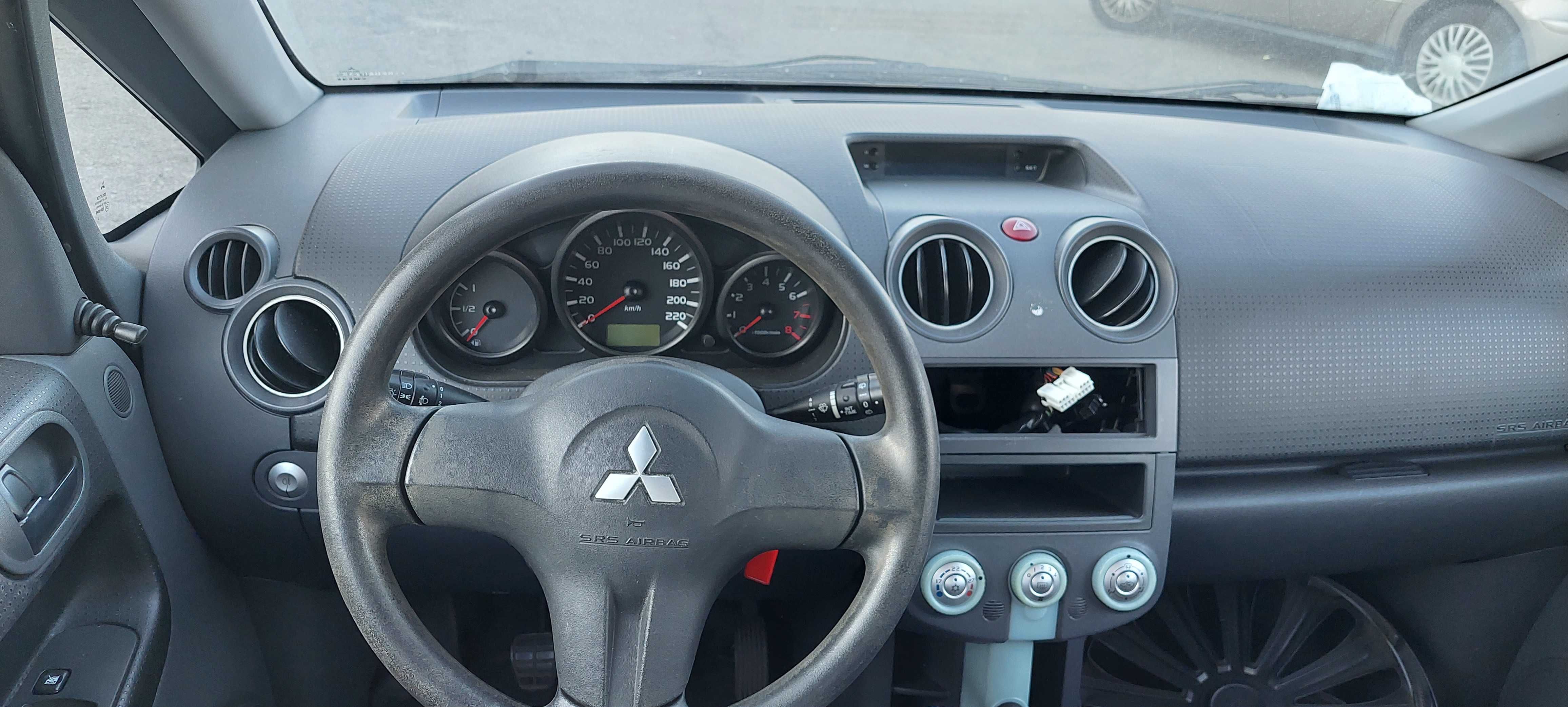 Mitsubishi Colt 1,1i, Мицубиши Колт, 2006г. на части!