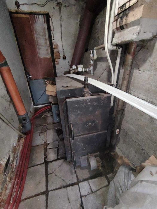 Къща и магазин в Тетевен !