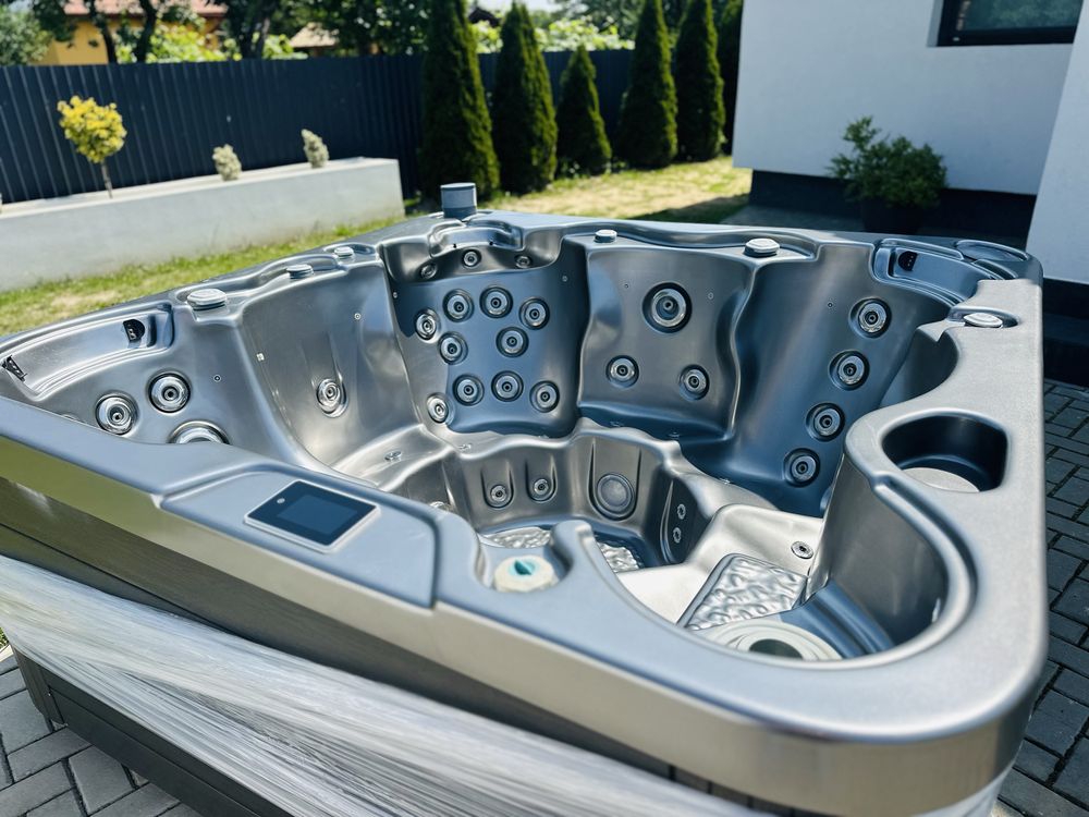 Jacuzzi exterior