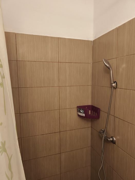 Închiriez garsonieră strada Comuna din Paris