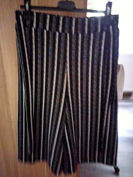 Pantaloni,blugi si geci 40lei noi.