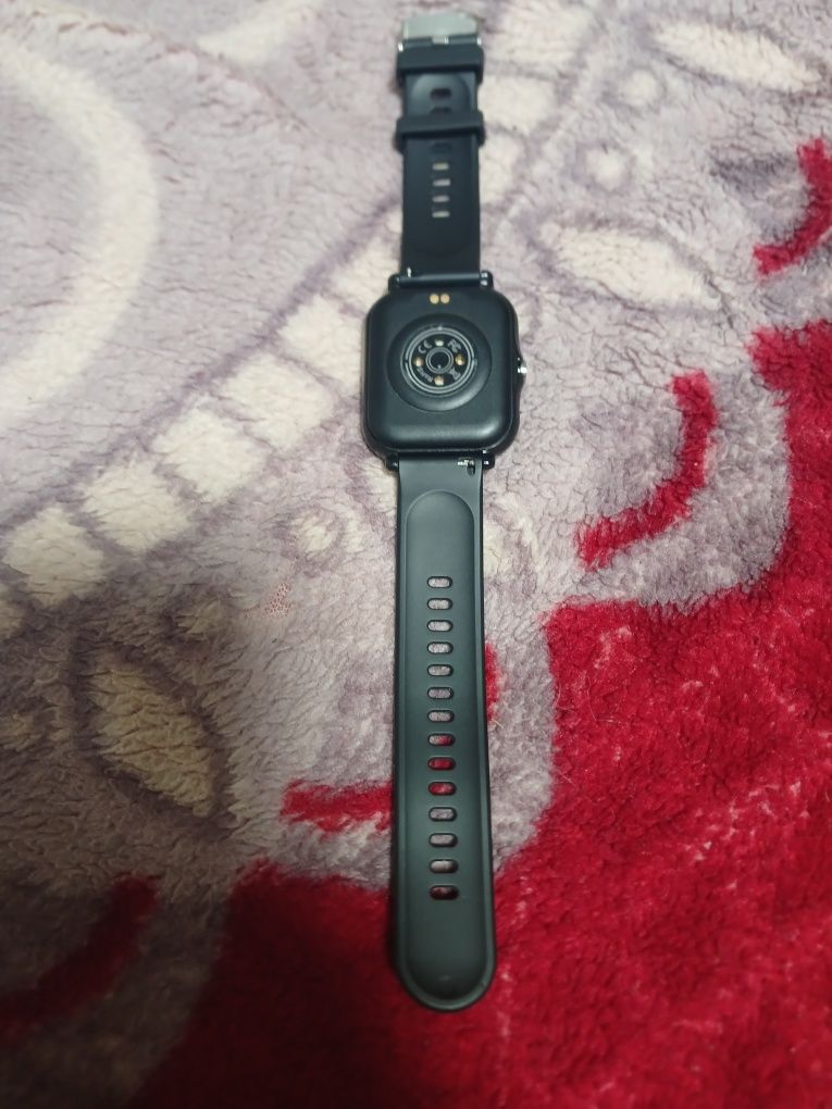 Продам смарт часы 12s