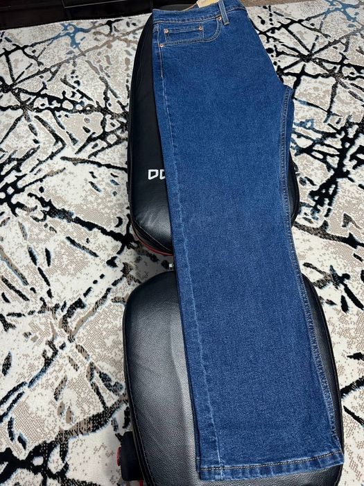 Джинсы Levi's 502 taper fit р.34/32 и 34/30