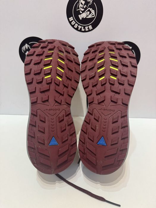 Маратонки BROOKS CASCADIA 14 .Номер 40.5