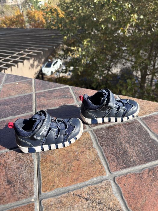 Pantofi Geox, masura 23