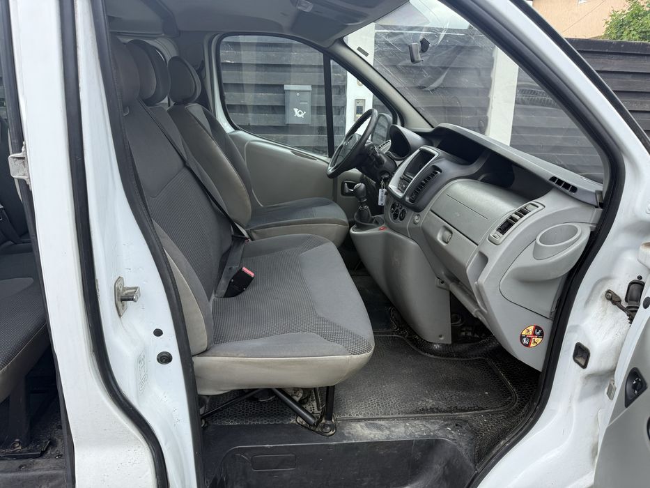 Opel vivaro  9 locuri 2013 pasul lung