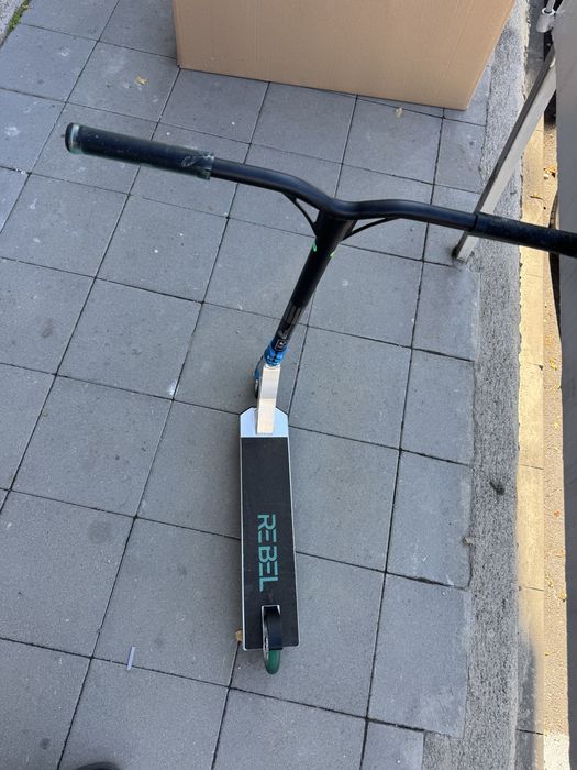 Тротинетка за трикове BYOX REBEL !НОВА + ПОДАРЪК допълнителна шкурка !