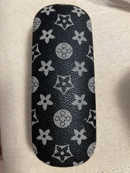 Слънчеви очила с кутия