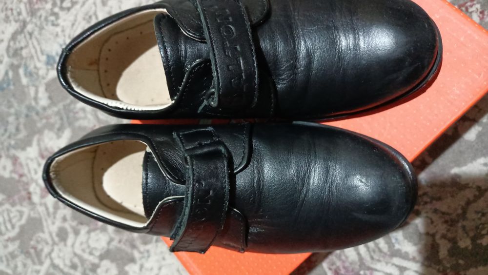 Продам детские туфли