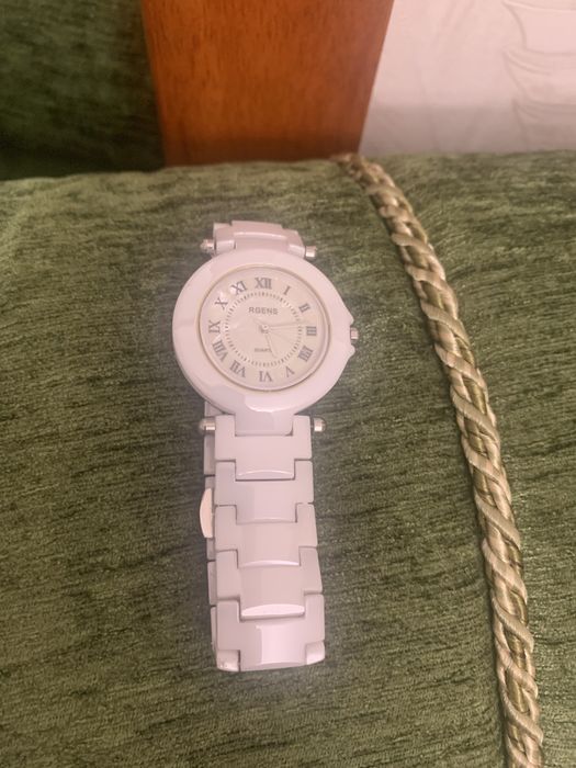 Продам женские часы , керамика.