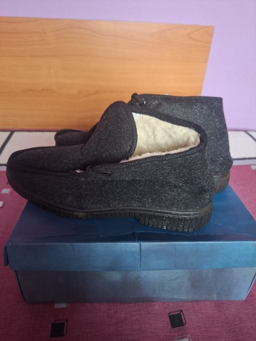 Vând Botosi cu Blanita Mărimea 46 Noi