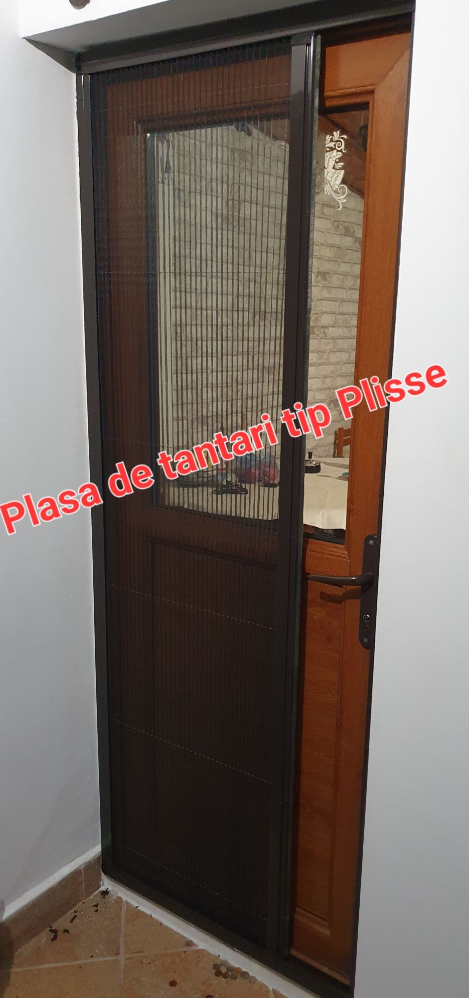 Plase tantari plisse sau normale.Sub pretul pietei !