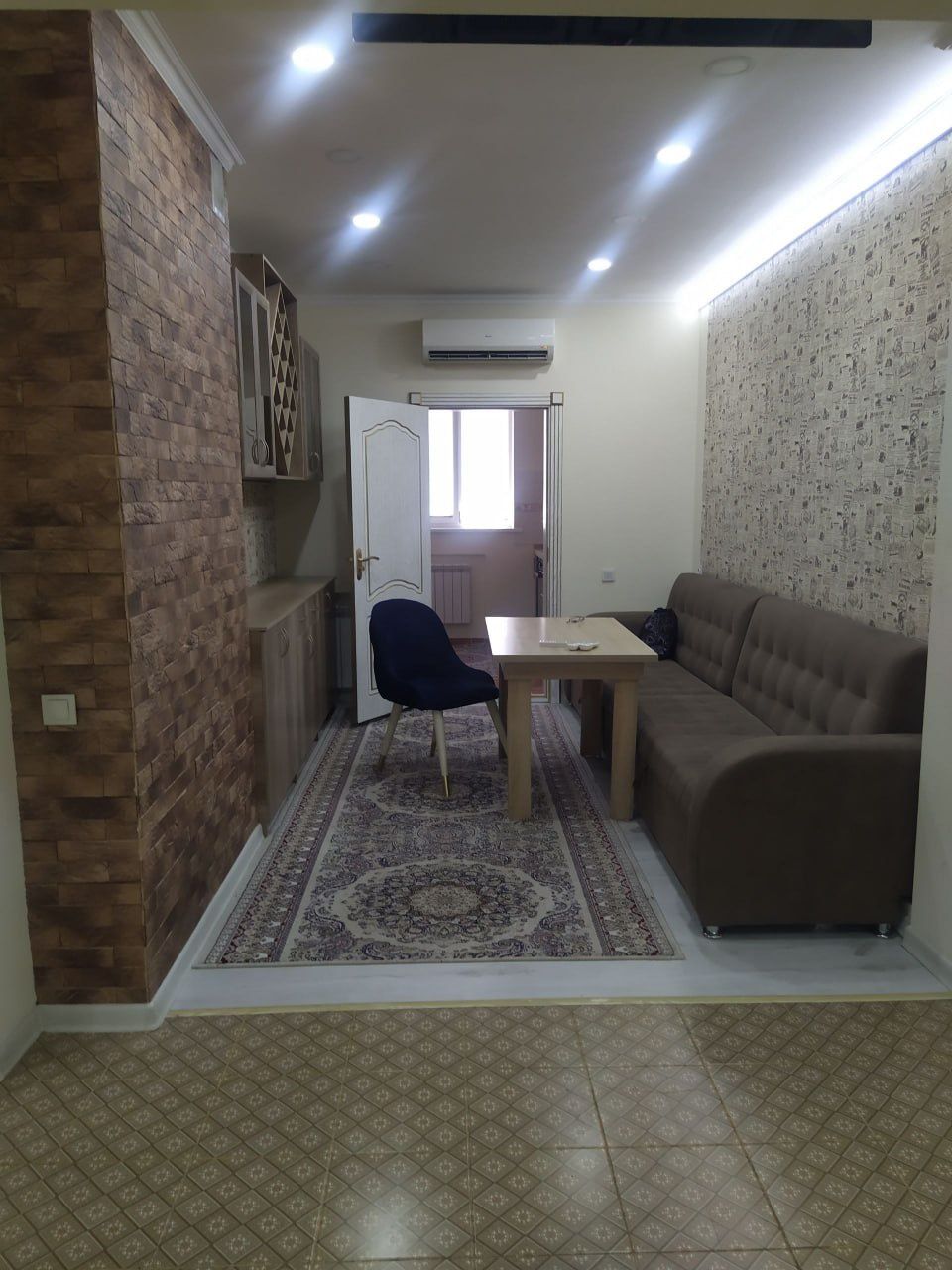 Kvartira sotiladi shayxontohur rayon 3/2/12/  130m²