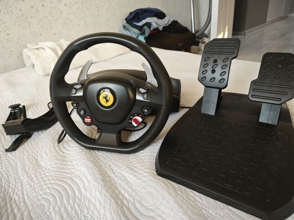 Волан с педали Trustmaster T80 Ferrari за PS4 PS5 и PC