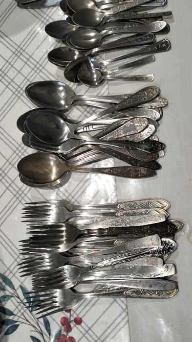 Столовые приборы.