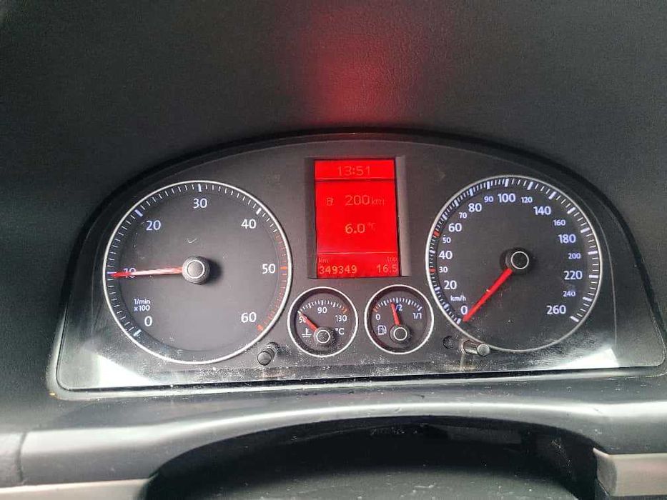 Volkswagen Touran / Highline / 1.9 - 105 Cp