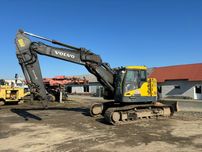 Dezmembrez excavator pe senile Volvo ECR235 CL , 2011