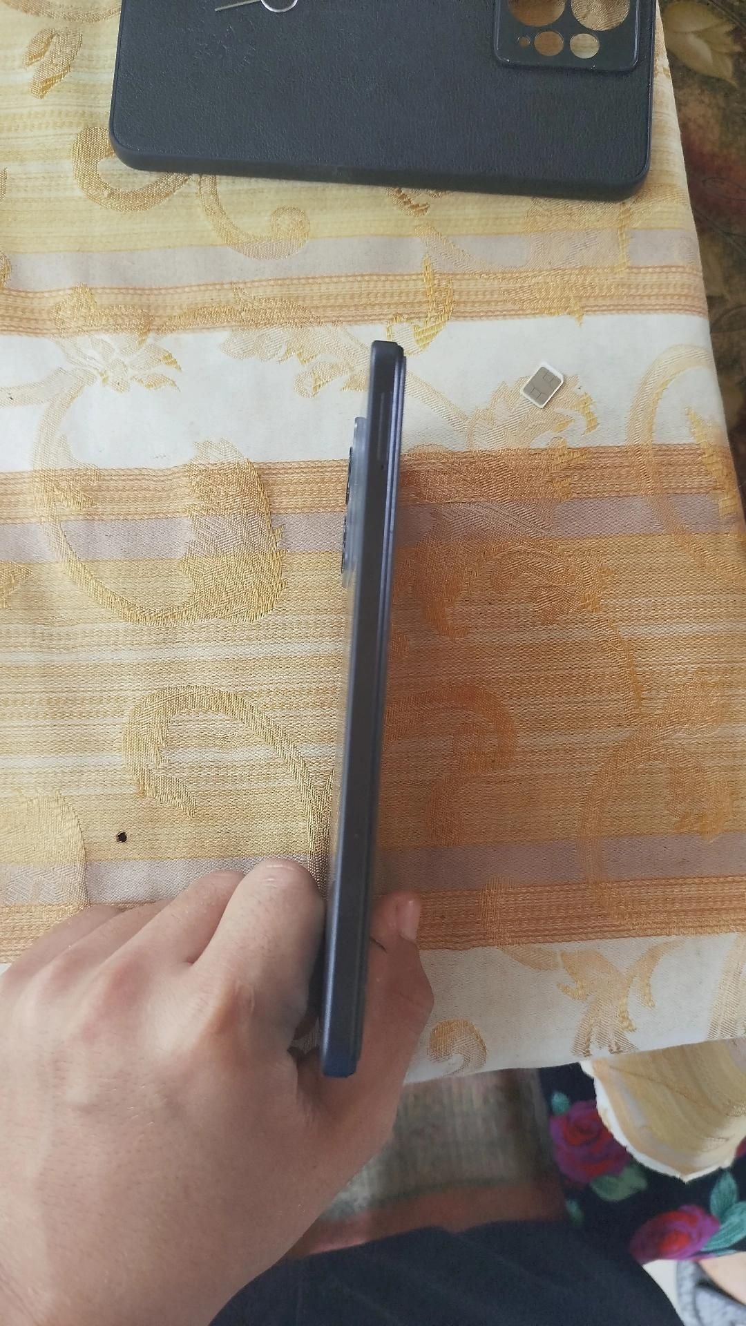 Redmi not 12 6/128 holati ideal  Abmen bor x yoki xsga holati chotki b