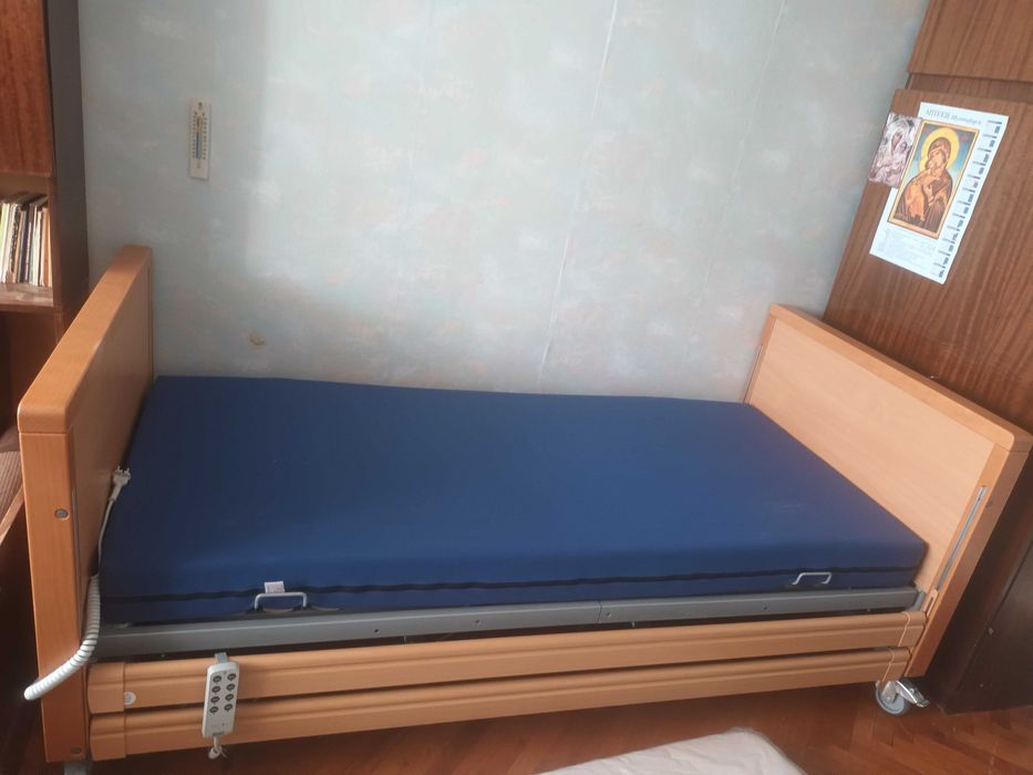 Болнично електрическо легло