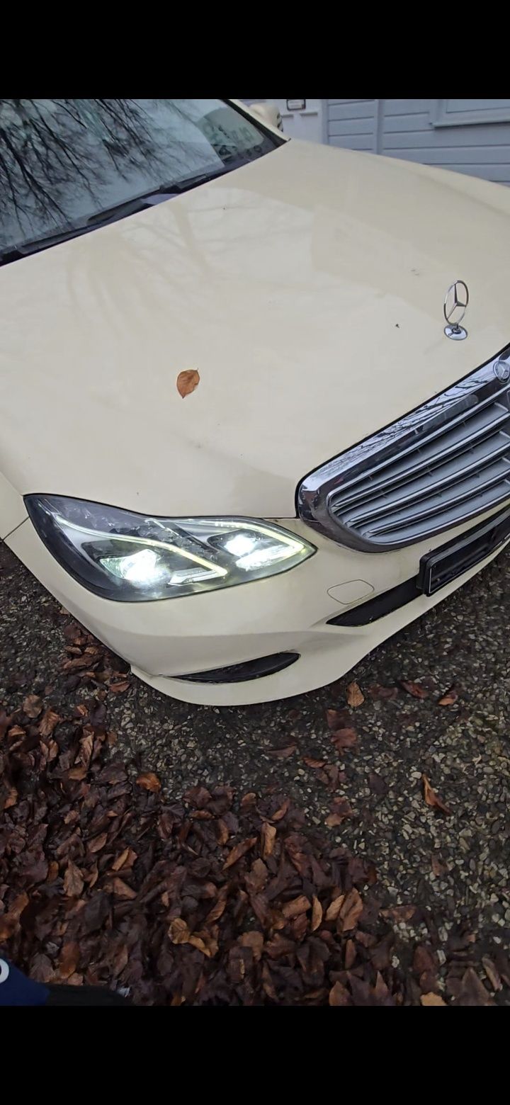 Balamale pirotehnice Capota aripi stanga dreapta Mercedes E-Class W212