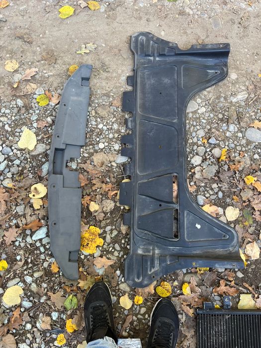 Vand scut si grila de la capota Seat Leon 5f 2017/2019