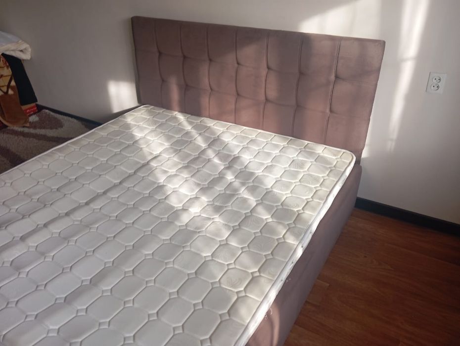 Продам двуспальную кровать