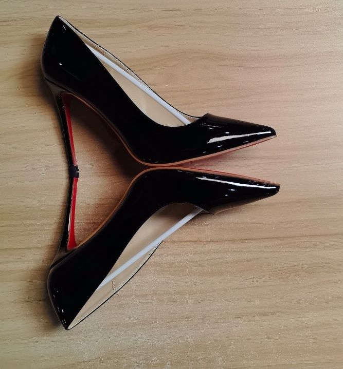 Pantofi Louboutin 40