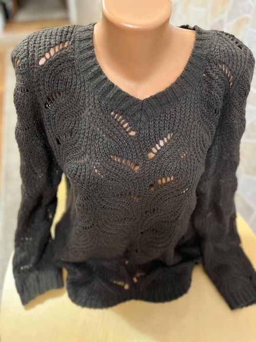 Pulover dama INTOURN cu un fir discret în tricot