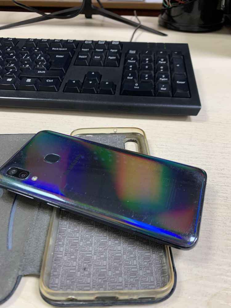 Samsung a 40 4/64gb